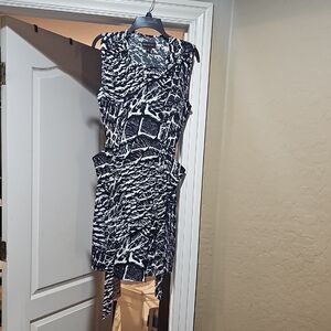 Dana Buchman Black and White Abstract Mini Dress